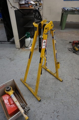 Pipe Bender with Small Rigid Pipe Bender