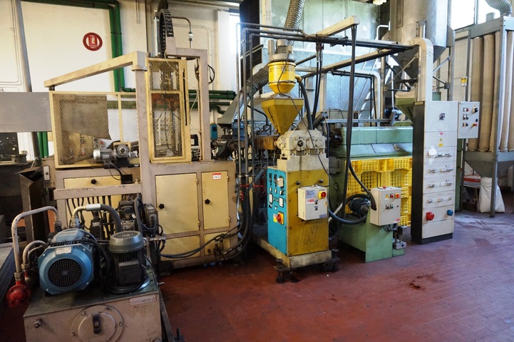 Extruding and Thermoforming Line