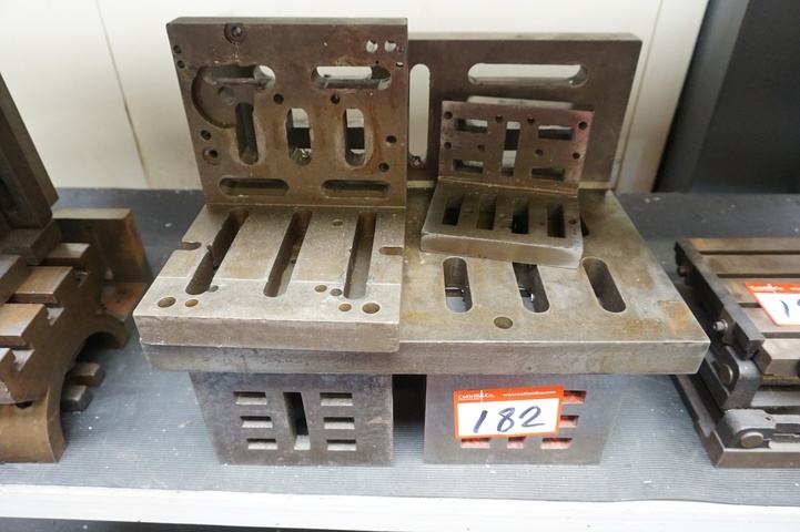 (2) Cubes & Angle Plates