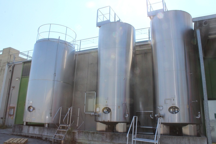 (3) Stainless Steel Silos each Approx. 28000l