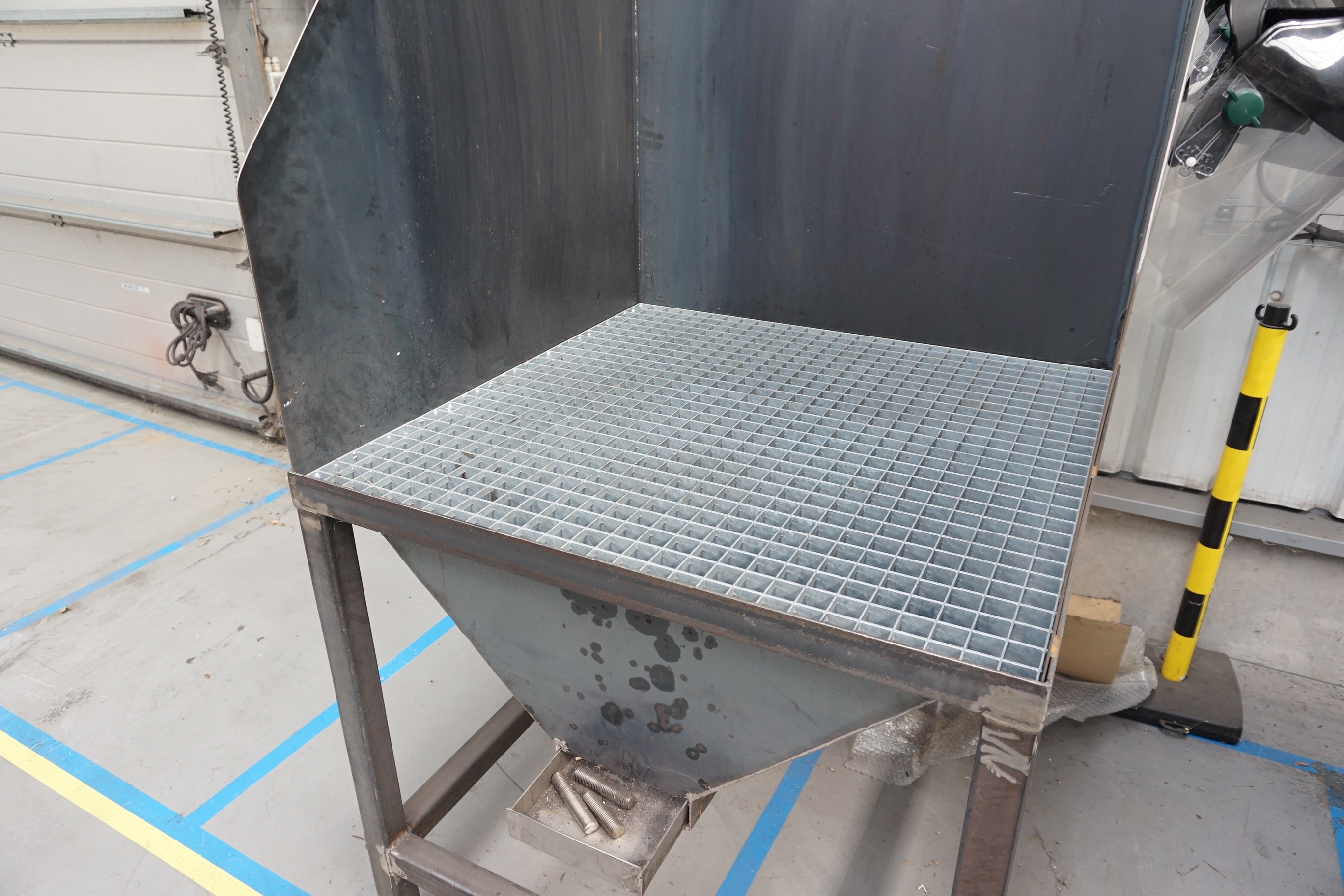 Deburring Bench 900mm x 900mm