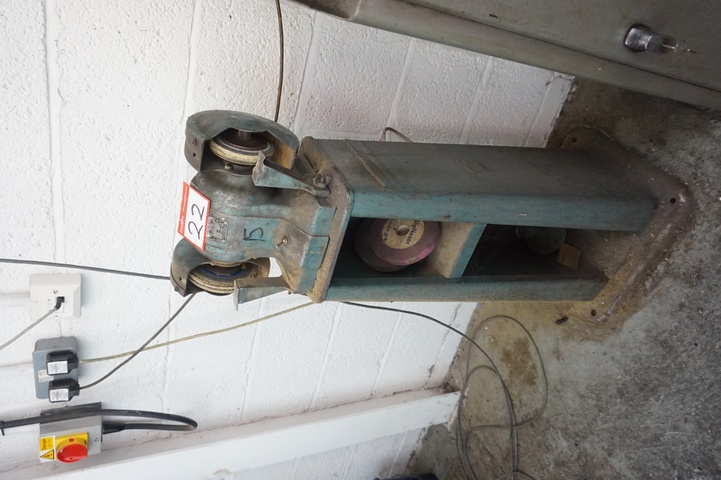 Black & Decker MH 310303 6” Bench Grinder