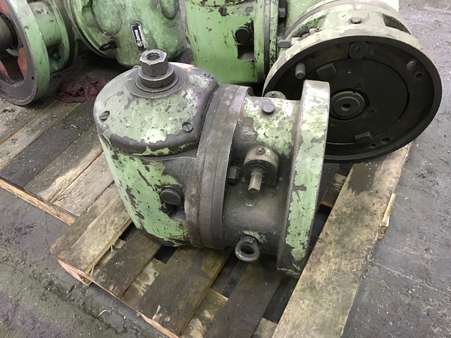 Skoda 1FW2 Right Angle Head