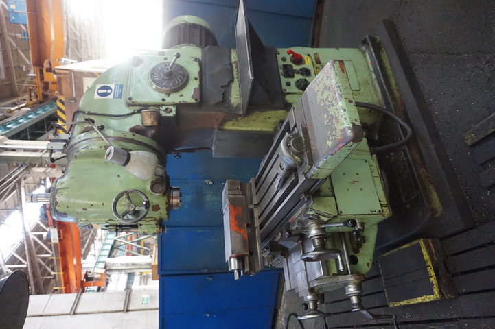 TOS VA4V Vertical Mill