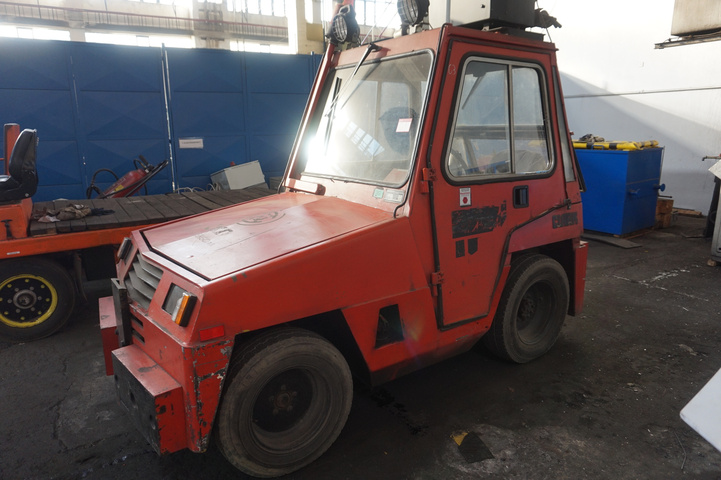 Hendrion Clarke DT 50E Diesel Tugger