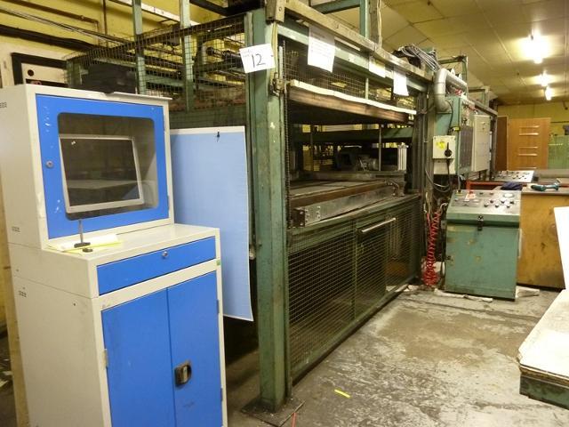 Twin Table Vacuum Forming Machine