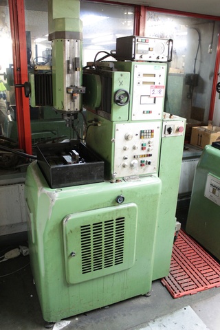Hurco 425E Wire Eroding EDM Machine