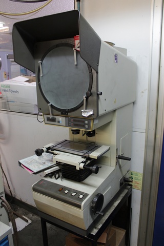 Mitutoyo 302-916CE-IE Profil Projector