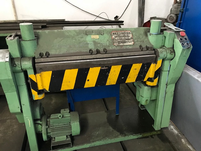 Small Powered Folder