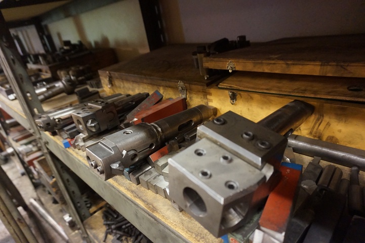 Qty of Cutting Tools & Boring Heads