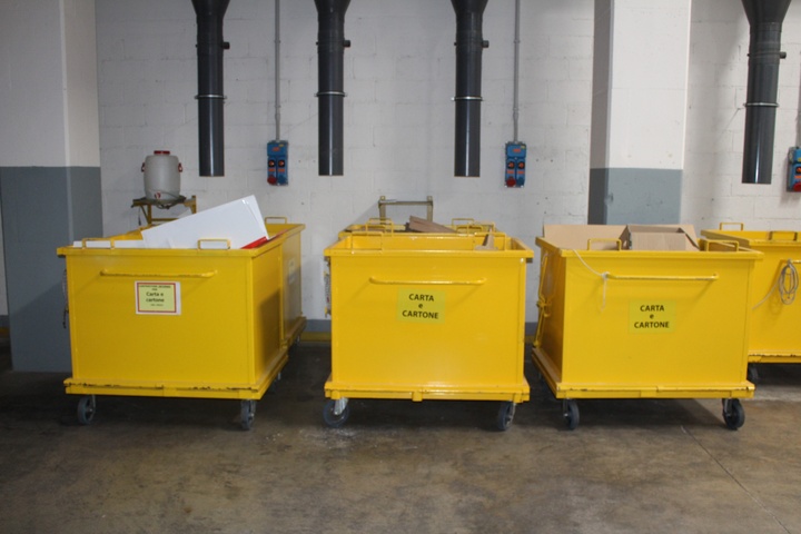 (8) 95cm x 120cm Steel Tipping Bins