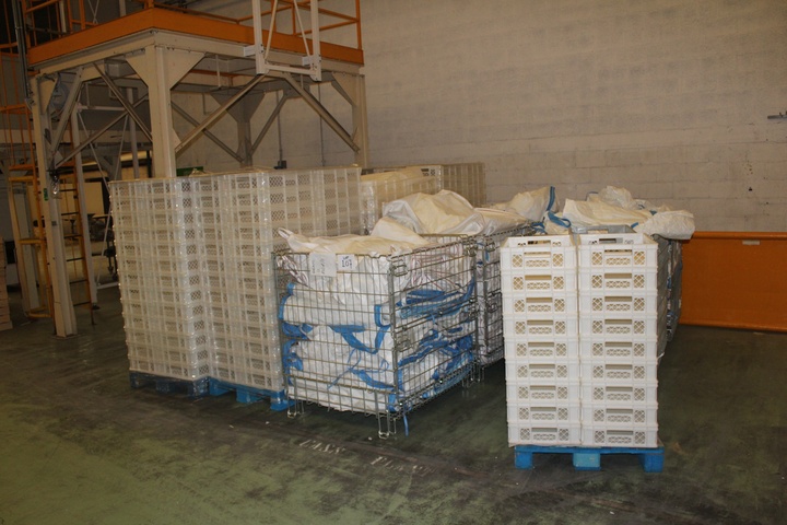 Qty of Plastic Bread Bins and Bulk Storage Bags