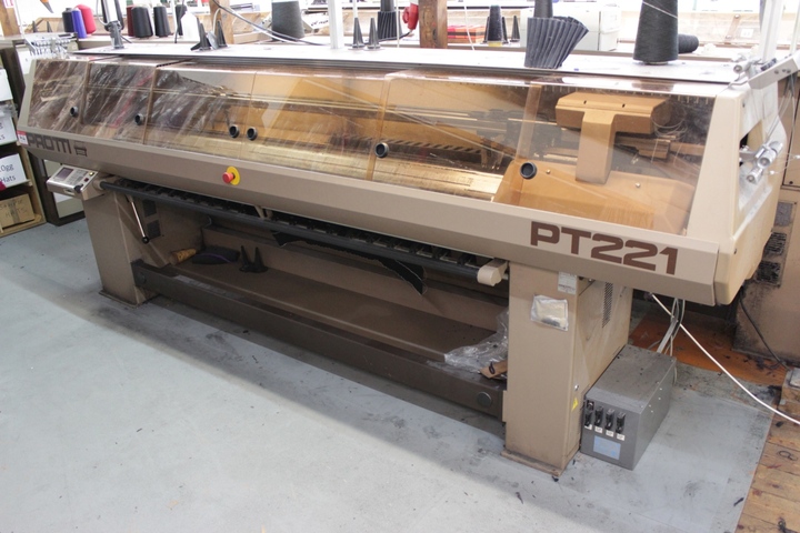 Protti 10 Gauge PT221 Computerised Flatbed Knittting Machine