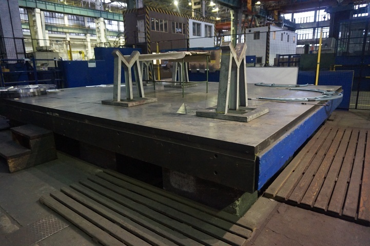 (2) x Heated Steel Table 5m x 3m