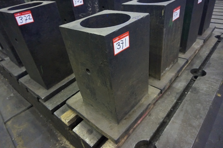 (4) x Square Supporting Blocks 450mm x 450mm x 550mm