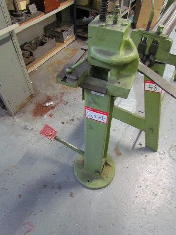 FJ Edwards Corner Notcher