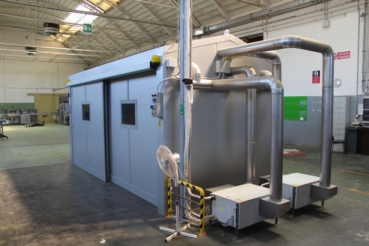 Freestanding Temperature Controlled 2 Section Combination Cooling / Oven Room