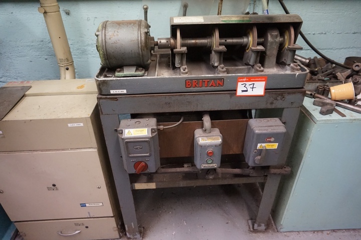 Britan 4 Station Grinder