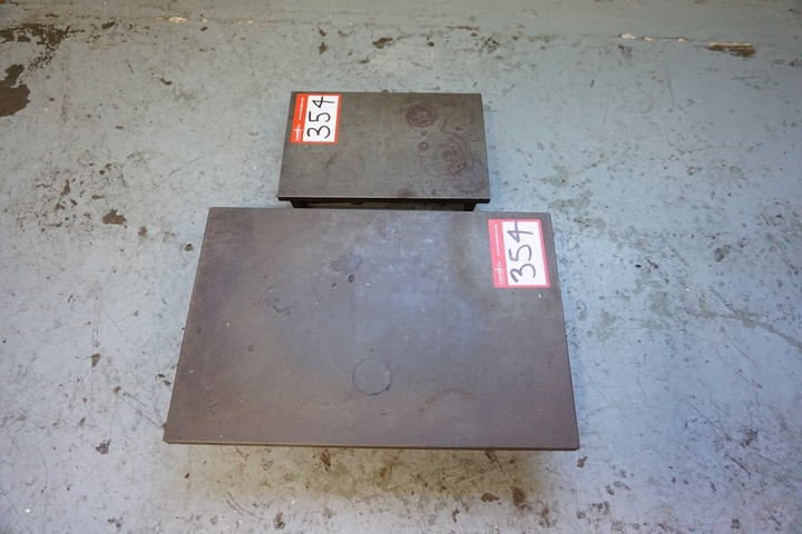 (2) Steel Plates (1) 460mm x 300mm (1) 300mm x 200mm