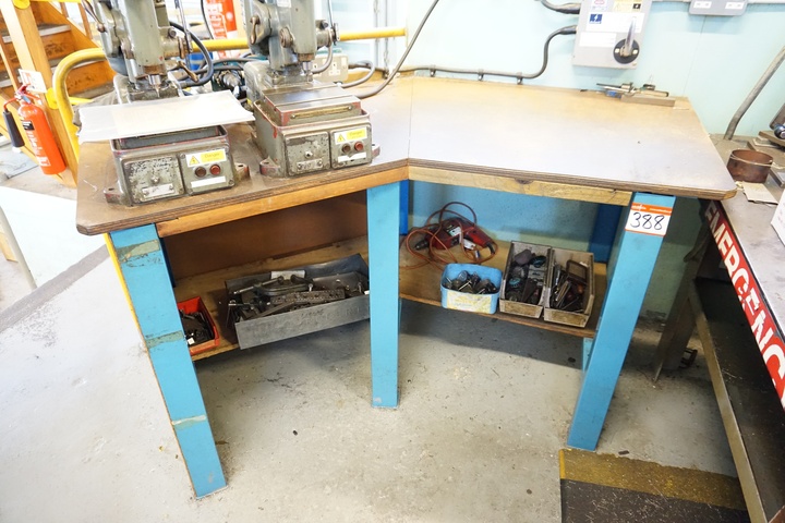 Corner Bench 1034mm x 700mm x 870mm Approx