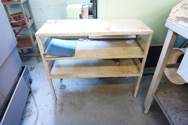 Work Bench 1085mm x 760mm x 970mm Approx.