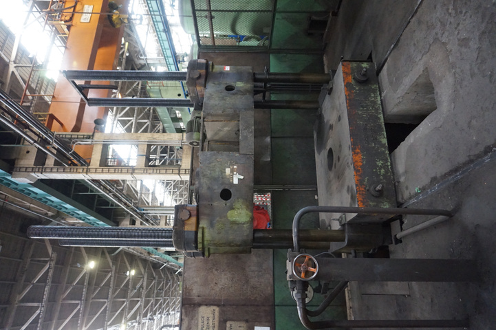 Hydraulic 4-Pillar Press