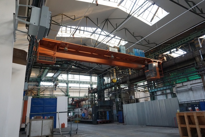 Vihorlat 8,000kg Twin Beam Overhead Travelling Gantry Crane