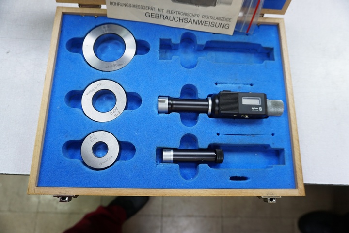 Digital Internal Micrometer