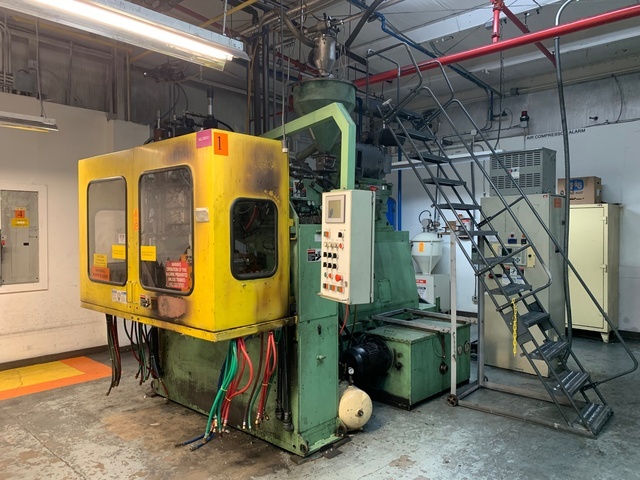 BEKUM Single Extrusion Double Die Blow Molder