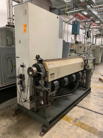 2004 CINCINATTI MILACRON APEX 2.5 2.5” 30:1 Extruder Line