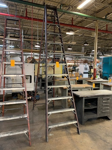 Louisville 12' Fiberglass Step Ladder