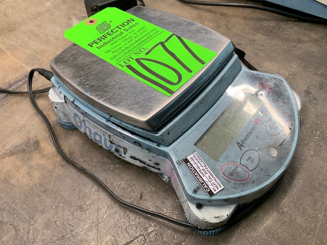 Ohaus Adventurer Pro AV4101 Benchtop Digital Scale, s/n 8027021113