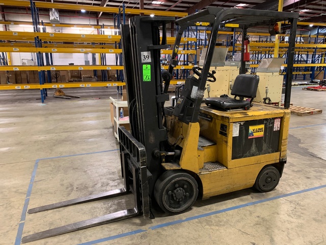 CATERPILAR 2EC20 4000 LB  Electric Forklift, s/n A2EC226233, w/ Hobart Accu-Charger