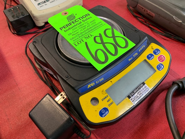 A & D EJ-200 Digital Scale