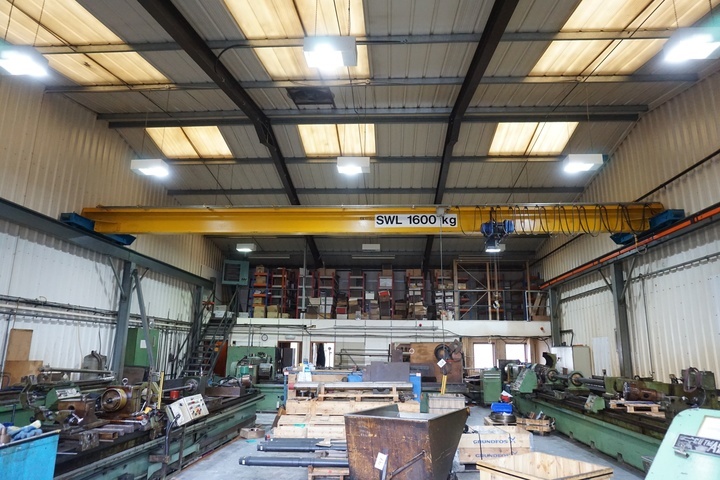 1600kg Free Standing Overhead Crane