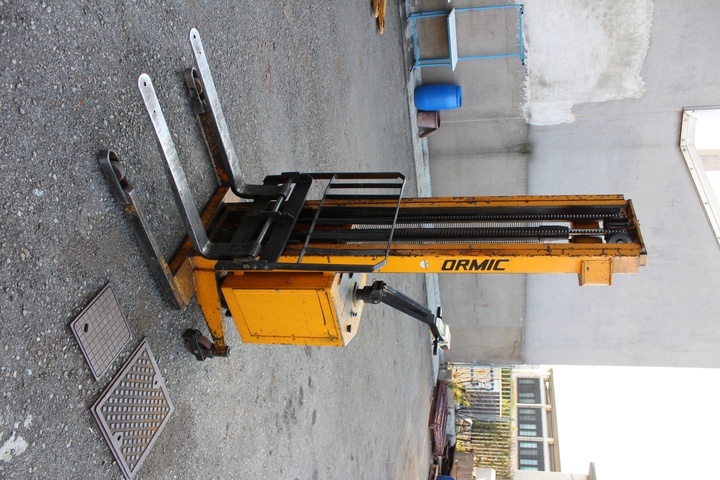 Ormic Model W1035L Electric Pallet Truck