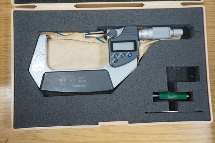 Mitutoyo IP65 2" - 3" Digital Micrometer