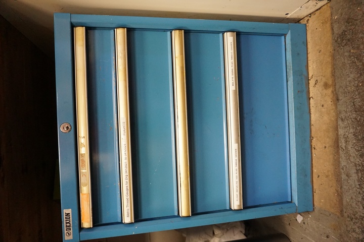 Dexion 4-Drawer Cabinet with Qty of Thread Gauges