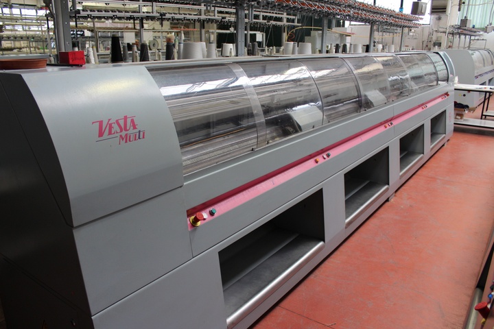 Steiger Vesta Multi Flat Bed Knitting Machine