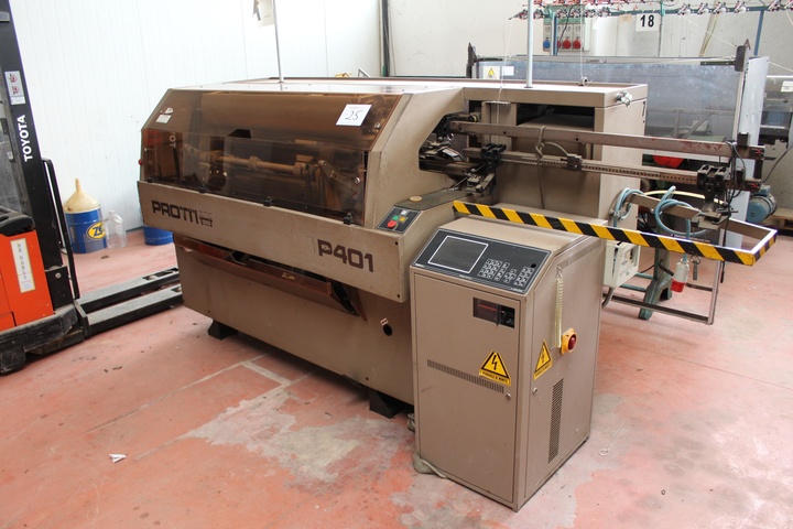 Protti Model P401 Flat Bed Knitting Machine