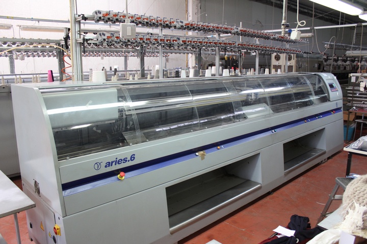 Steiger Aries 6 Flat Bed Knitting Machine