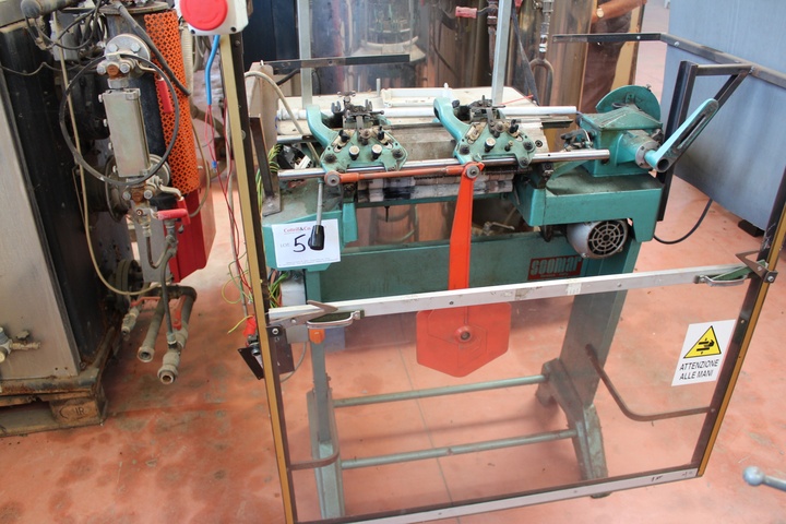 Scomar Flat Knitting Machine