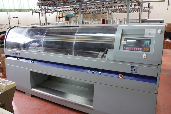Steiger Aries 3 Flat Bed Knitting Machine