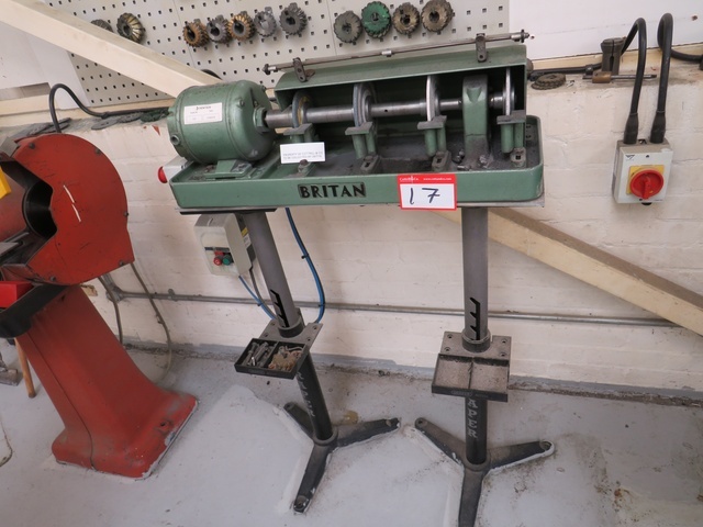 Britan 4-Wheel Grinder