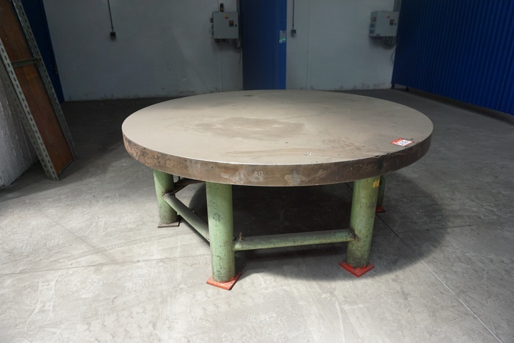 Circular Table 2m