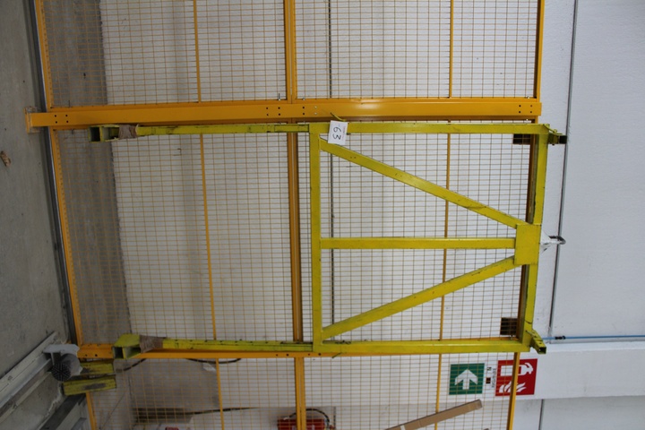 (2) x Medium Duty Carrying Frames