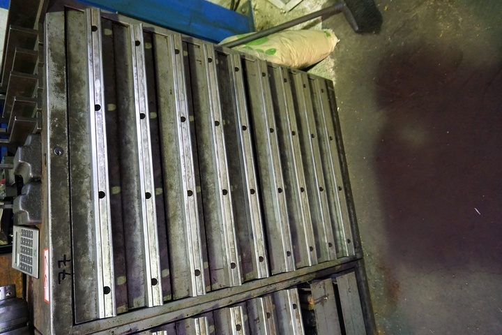 9-Drawer Cabinet including Drills, Taps, Dies