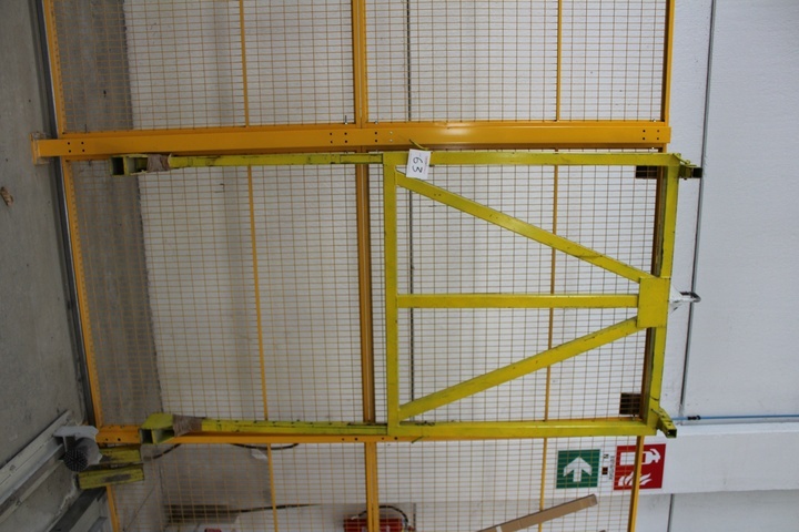 (2) x Medium Duty Carrying Frames