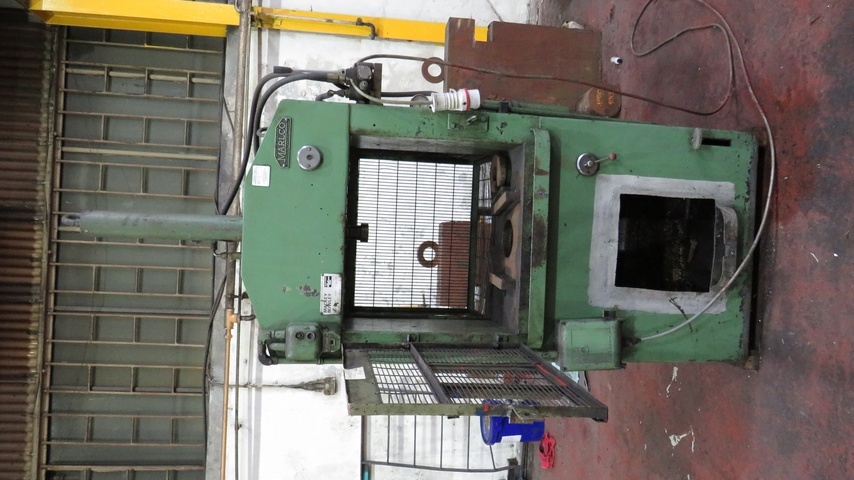 Mackey Bowley Hydraulic Press