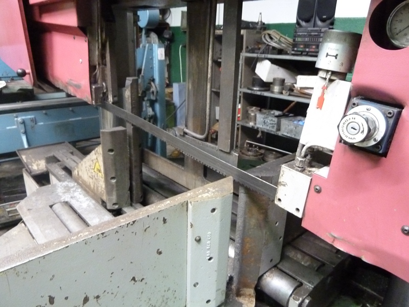 Behringer HBP360/704G 360mm Rounds Double Column Guided Semi Automatic Double Mitre Cutting Horizontal Bandsaw